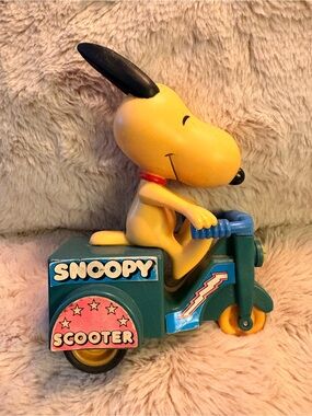 1968 Aviva Peanuts Snoopy Scooter Friction Toy. Works!